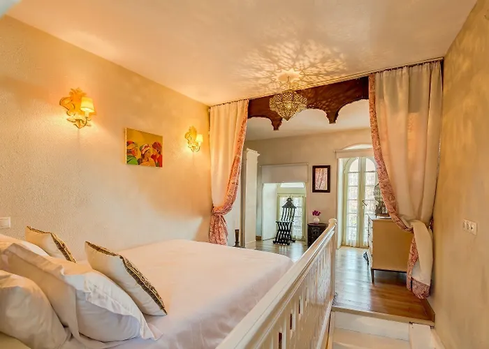 Ipekyol Avec Piscine Privee Willa Çeşme